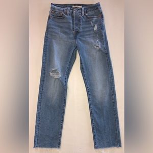 Levi’s Wedgie Straight-Leg High-Rise Distressed Crop Jeans (W27/L28)